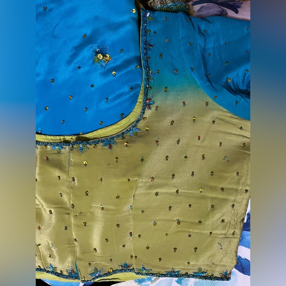 Indian saree/sari (pure crepe georgette fabric). Ombre green-blue.Blouse size: 8 - Picture 5 of 12